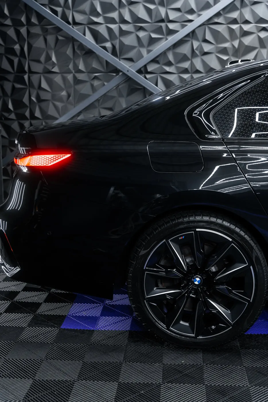 BMW 740d - asset 9