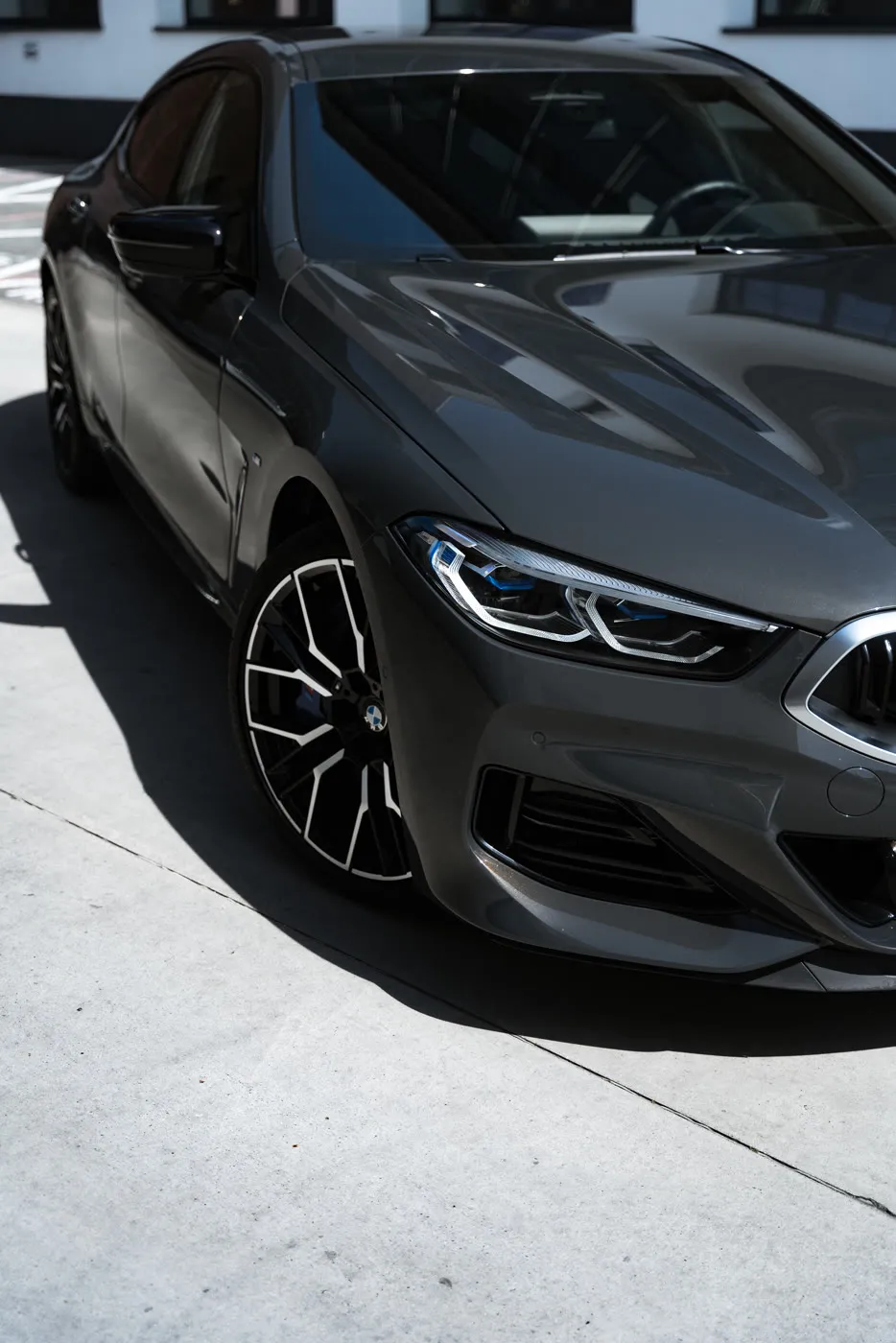 BMW 850i - asset 5