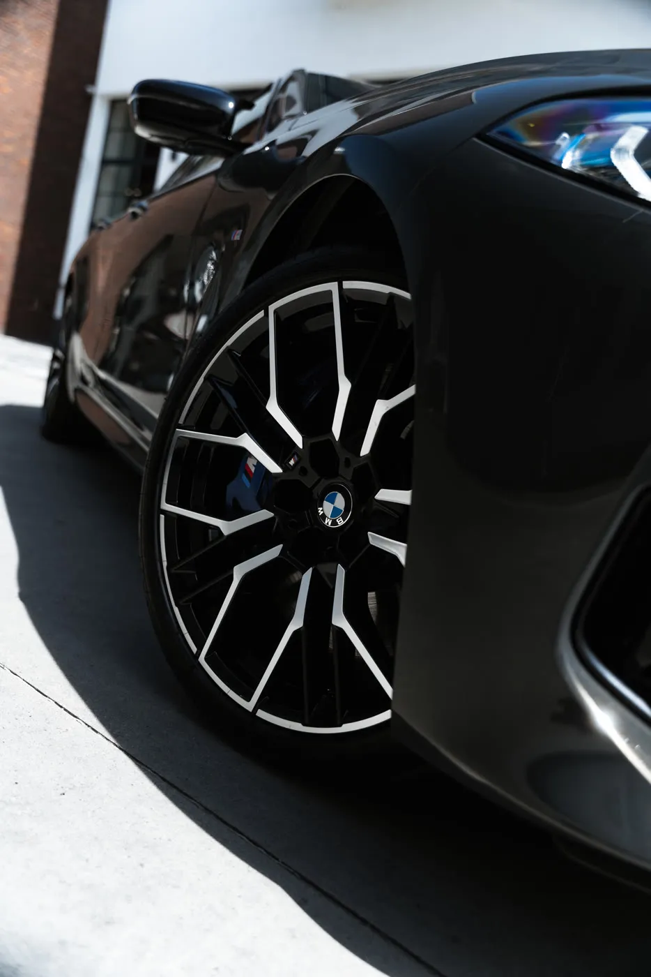BMW 850i - asset 13