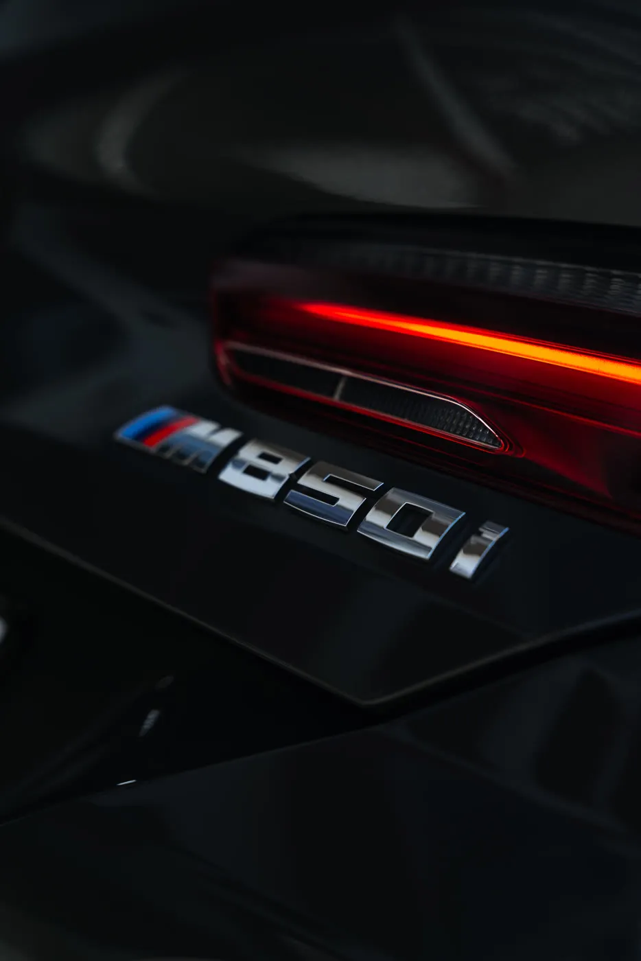BMW 850i - asset 16