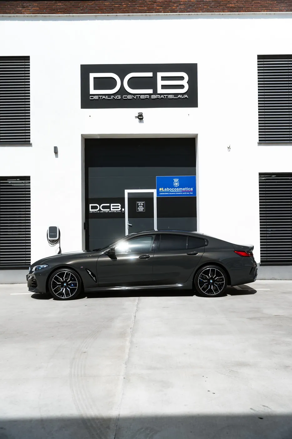 BMW 850i - asset 20