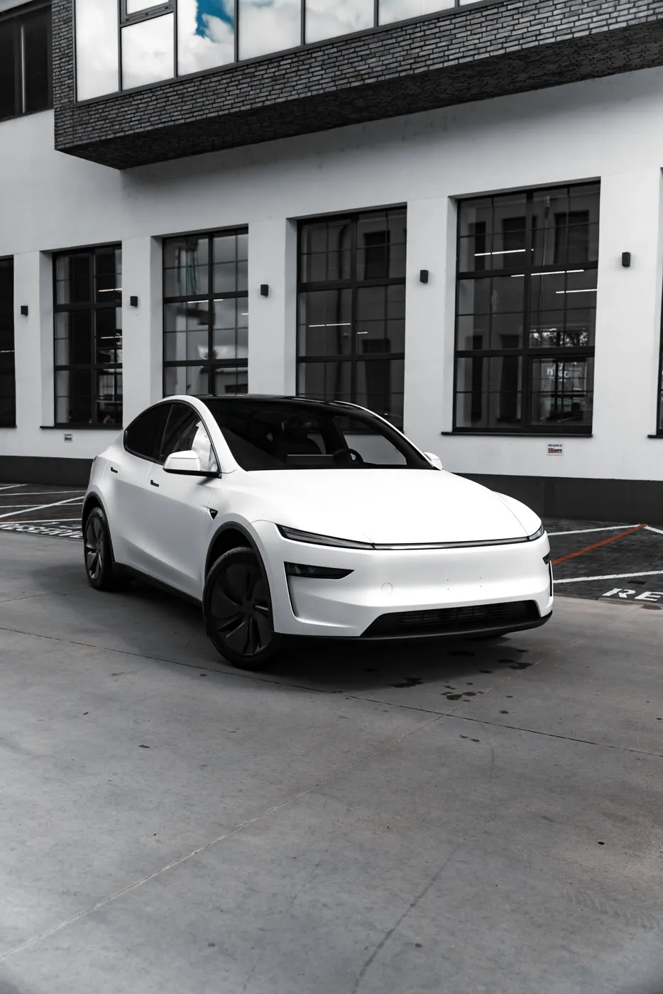 TESLA MODEL Y - asset 12
